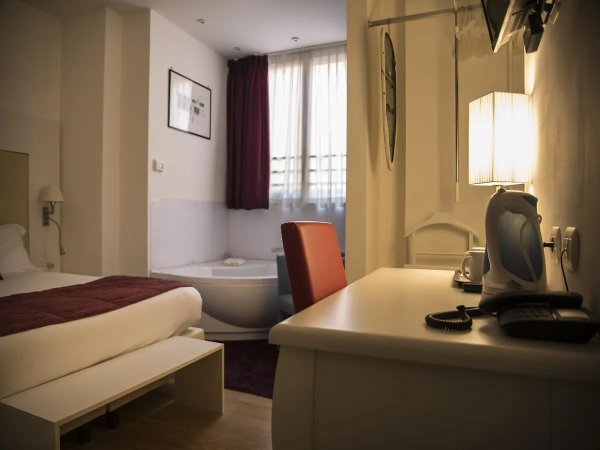 At Forty-One Roma İtalya