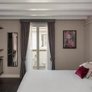 Konukevi Santarella Milano