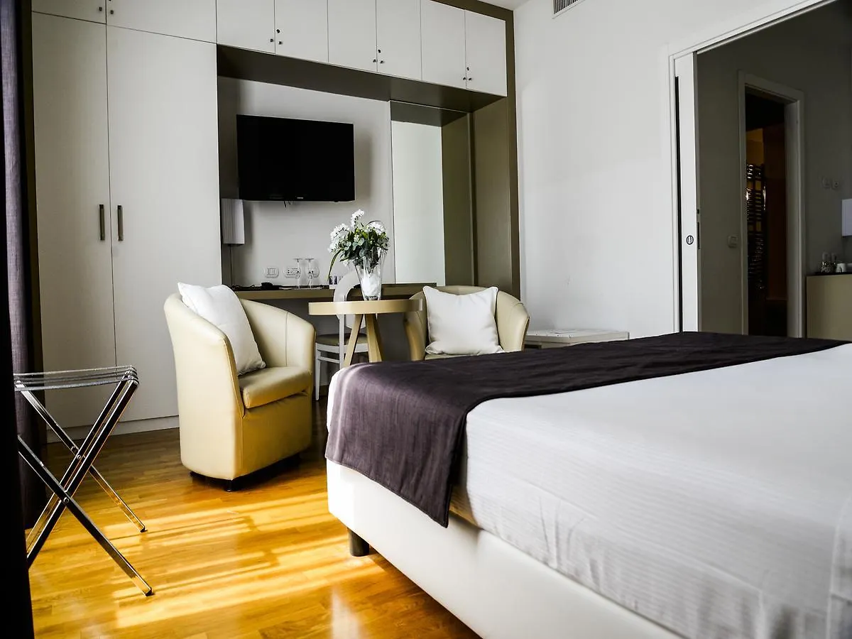 At Forty-One Guest House Rome Hotel